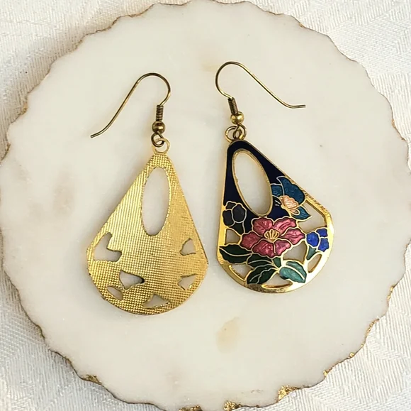 Beautiful Floral and Butterfly Cloissonne Keyhole Pear Dangle Earrings - Picture 3 of 5